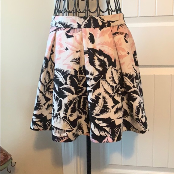 Express Dresses & Skirts - BNWT Small Express skirt multicolor leaf print